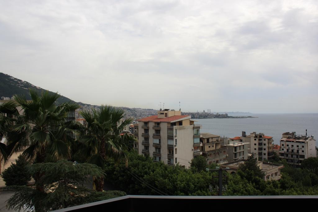 Camelot Hotel Jounieh Exterior photo